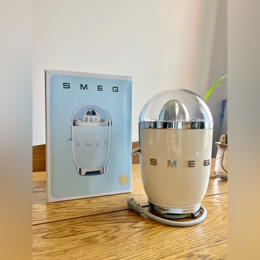 Smeg Retro Style Aesthetic Citrus Juicer